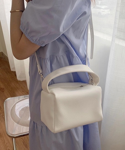 Chaco closet（チャコ クローゼット）の「2WAYフェイクレザーミニスクエアーボストンバック（ボストンバッグ・レディース・ホワイト/ブラック/オレンジ・FREE）」の6枚目の写真