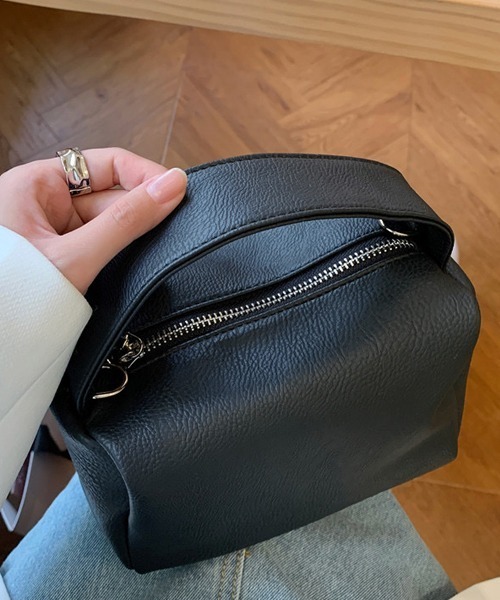 Chaco closet（チャコ クローゼット）の「2WAYフェイクレザーミニスクエアーボストンバック（ボストンバッグ・レディース・ホワイト/ブラック/オレンジ・FREE）」の8枚目の写真