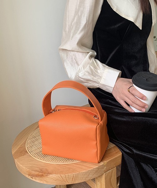 Chaco closet（チャコ クローゼット）の「2WAYフェイクレザーミニスクエアーボストンバック（ボストンバッグ・レディース・ホワイト/ブラック/オレンジ・FREE）」の13枚目の写真