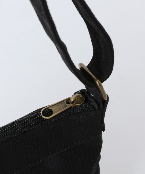 niko and...（ニコアンド）の「【BOKU HA TANOSII（ボクハタノシイ）】コラボサコッシュ（ショルダーバッグ・メンズ・ホワイト/ブラック/レッド・FREE）」の11枚目の写真