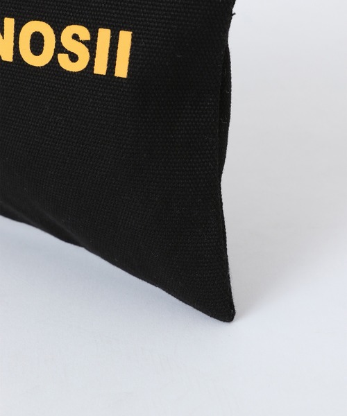 niko and...（ニコアンド）の「【BOKU HA TANOSII（ボクハタノシイ）】コラボサコッシュ（ショルダーバッグ・メンズ・ホワイト/ブラック/レッド・FREE）」の9枚目の写真