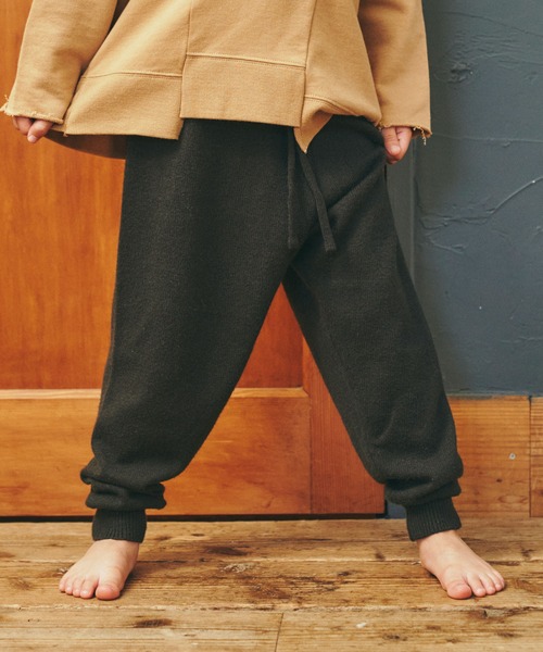 ＆yam（アンドヤム）の「チクチクしない！もちもちニットパンツ【親子お揃い/リンクコーデ】（その他パンツ・キッズ・ベージュ/グリーン/グレー系その他/グレー/ブルー/ブルー系その他・120-130cm/130-140cm/110-120cm/150-160cm/140-150cm）」の7枚目の写真