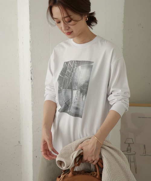 URBAN RESEARCH DOORS（アーバンリサーチドアーズ）の「フォトプリントロングスリーブTシャツ（Tシャツ/カットソー・レディース・その他1/その他2・ONE）」の2枚目の写真