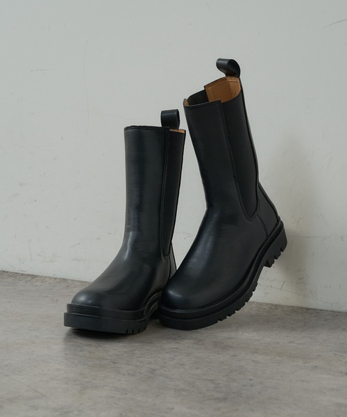 natural couture(ナチュラルクチュール)の「サイドゴアミドルブーツ(ブーツ・レディース・ブラック・LARGE/MEDIUM)」の2枚目の写真