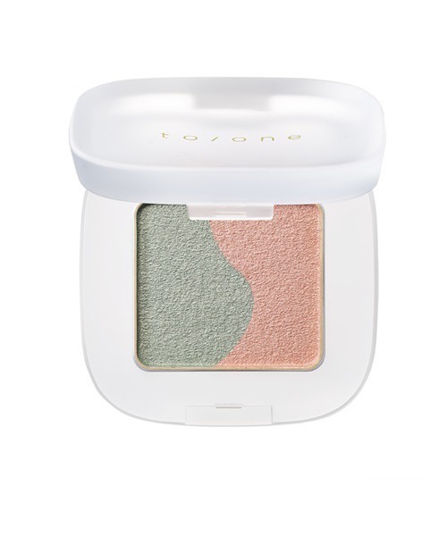 to/one（トーン）の「to/one / ペタル フロートアイシャドウ 01～08（アイシャドウ・レディース・01 MORNING CLOUD/04 FLORA ON SAND/05 FLOWER MYTH/06 DUNE WIND/08 MOROCCAN MURAL/02 SWEET MAPLE/03 PETAL HARMONY・FREE）」の3枚目の写真