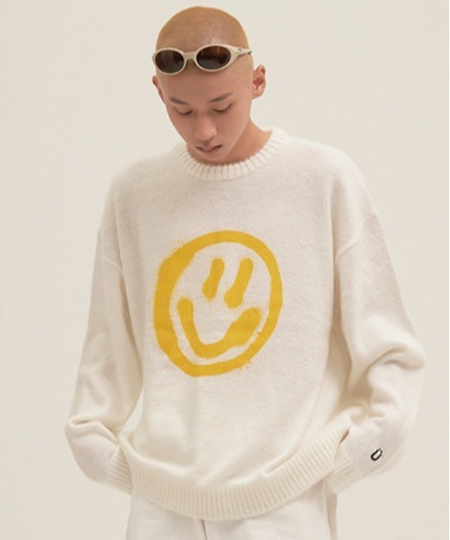 ISTKUNST(イストクンスト)の「【ISTKUNST】SMILEY KNIT / イストクンスト スマイリー クルーネック ニット(ニット/セーター・メンズ・ブラック/クリーム・MEDIUM/LARGE/SMALL)」の2枚目の写真