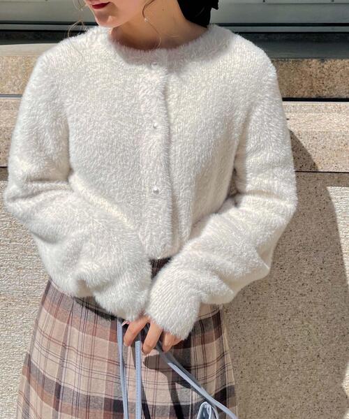 Allamanda(アラマンダ)の「パールボタンフェザーヤーン/カーディガン(カーディガン/ボレロ・レディース・パープル/アイボリー/ブルーグレー/グレー系その他・M)」の2枚目の写真