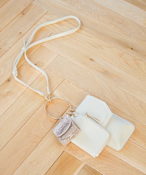 mysty woman（ミスティウーマン）の「リングマルチショルダー 257682（ショルダーバッグ・レディース・ブラック/ピンク/アイボリー・FREE）」の2枚目の写真