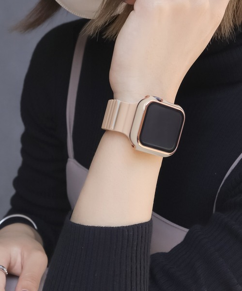 Urban Coral（アーバンコーラル）の「Apple Watch Case / アップルウォッチ ケース メタルラインカバー / Urban Coral（デジタル腕時計・レディース・レッド系その他/ブラック×シルバー/ブラック×ゴールド/ホワイト×シルバー/ホワイト×ゴールド/ピンク系その他/ブルー系その他/グリーン系その他/ピンク系その他2/レッド系その他2/グリーン系その他2/ブルー系その他2/ネイビー系/ブラック系/ピンク系/グリーン系/レッド系/ホワイト系/ブラック系2/グリーン系1/ブラック系1/ホワイト系1/ホワイト系2/ネイビー系1/ピンク系1/クリア/ネイビー系2/ローズ系/その他5/グレー系その他・40mm/44mm/41mm/45mm/46/42mm）」の11枚目の写真