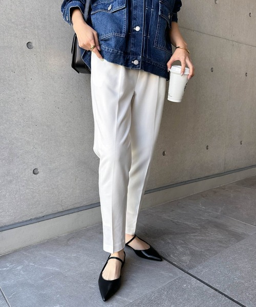 andme（アンドミー）の「ツイルハイウエストセンタープレステーパードパンツ（スラックス・レディース・ベージュ系その他3/ネイビー/ダークカーキ/ブラック/オフホワイト/グリーン系その他/モカ/ピンク/グレイッシュベージュ/ブルー系その他・M/L/S）」の2枚目の写真