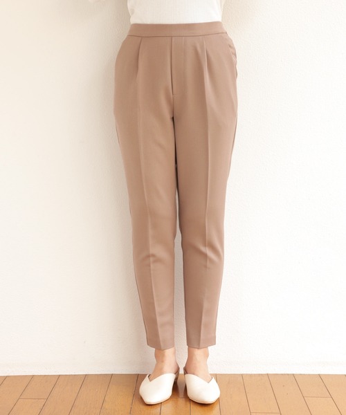 andme（アンドミー）の「ツイルハイウエストセンタープレステーパードパンツ（スラックス・レディース・ベージュ系その他3/ネイビー/ダークカーキ/ブラック/オフホワイト/グリーン系その他/モカ/ピンク/グレイッシュベージュ/ブルー系その他・M/L/S）」の14枚目の写真