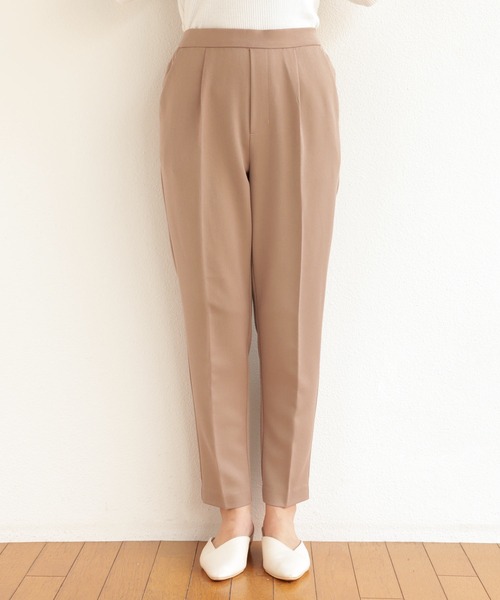 andme（アンドミー）の「ツイルハイウエストセンタープレステーパードパンツ（スラックス・レディース・ベージュ系その他3/ネイビー/ダークカーキ/ブラック/オフホワイト/グリーン系その他/モカ/ピンク/グレイッシュベージュ/ブルー系その他・M/L/S）」の17枚目の写真