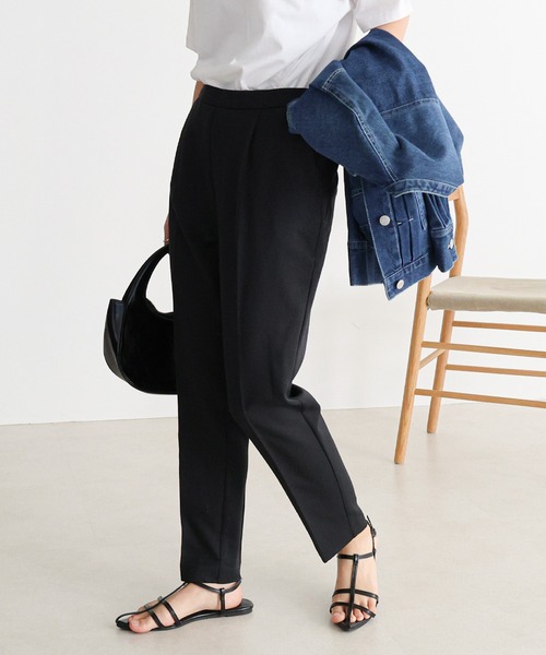 andme（アンドミー）の「ツイルハイウエストセンタープレステーパードパンツ（スラックス・レディース・ベージュ系その他3/ネイビー/ダークカーキ/ブラック/オフホワイト/グリーン系その他/モカ/ピンク/グレイッシュベージュ/ブルー系その他・M/L/S）」の11枚目の写真