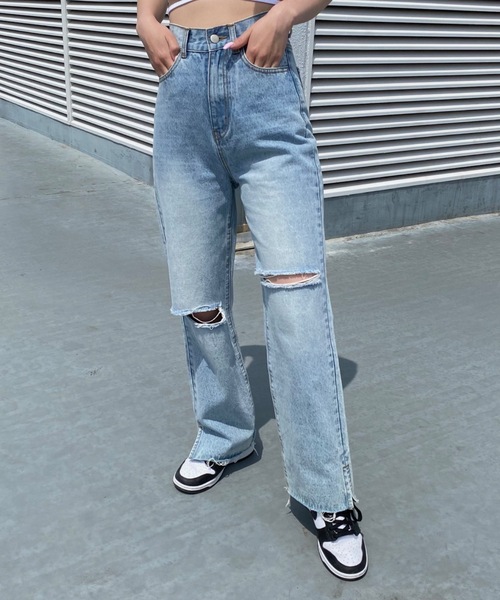 SHAGGIE（シャギー）の「膝カットストレートワイドデニムパンツ（デニムパンツ・レディース・ブラック/ブルー・SMALL/MEDIUM/LARGE）」の2枚目の写真