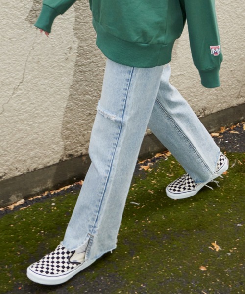 SHAGGIE（シャギー）の「膝カットストレートワイドデニムパンツ（デニムパンツ・レディース・ブラック/ブルー・SMALL/MEDIUM/LARGE）」の10枚目の写真