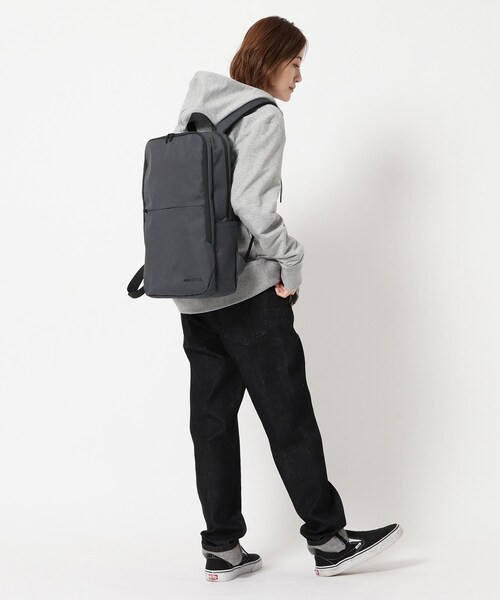 BASECONTROL（ベースコントロール）の「◆ボックス型 薄マチ スリムバックパック 撥水素材使用（バックパック/リュック・レディース・ブラック/ダークグレー・99）」の19枚目の写真