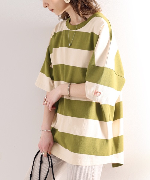 Java（ジャバ）の「《JaVa ジャバコラボ》綿100％、ワイドボーダーbigシルエットトップス（Tシャツ/カットソー・レディース・ブラック/ブラウン/グリーン系その他/グレイッシュベージュ・SMALL/MEDIUM/LARGE/X-LARGE）」の5枚目の写真