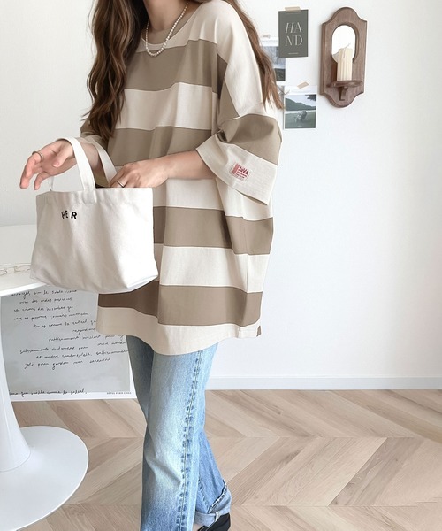 Java（ジャバ）の「《JaVa ジャバコラボ》綿100％、ワイドボーダーbigシルエットトップス(オーバーサイズ)（Tシャツ/カットソー・レディース・ブラック/ブラウン/グリーン系その他/グレイッシュベージュ・SMALL/MEDIUM/LARGE/X-LARGE）」の11枚目の写真