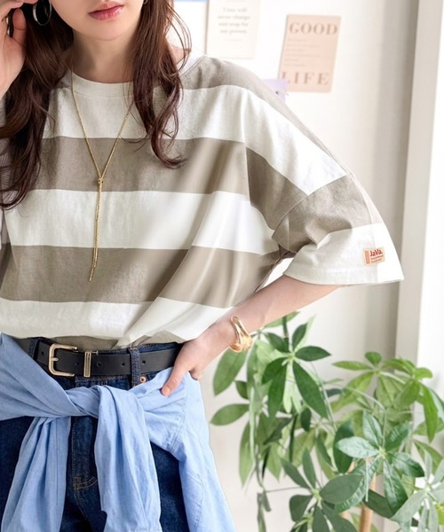Java（ジャバ）の「《JaVa ジャバコラボ》綿100％、ワイドボーダーbigシルエットトップス(オーバーサイズ)（Tシャツ/カットソー・レディース・ブラック/ブラウン/グリーン系その他/グレイッシュベージュ・SMALL/MEDIUM/LARGE/X-LARGE）」の15枚目の写真