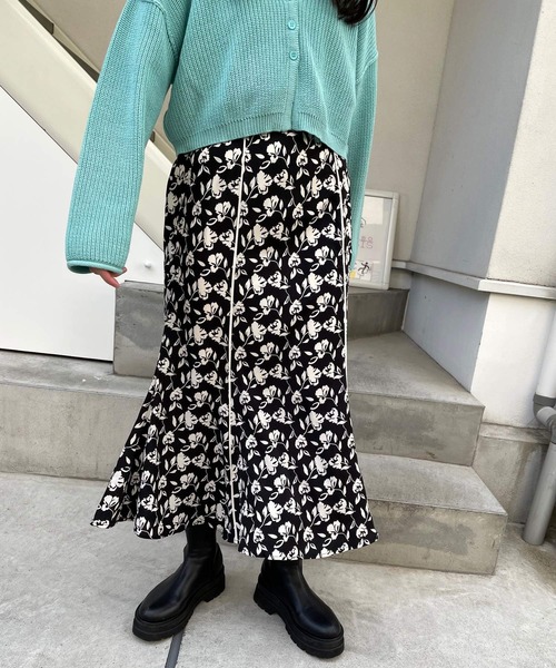 ＪＵＧＬＡＮＳ（ユグランス）の「☆ レトロな風合い。配色パイピング花柄マーメイドスカート　25136（スカート・レディース・グリーン/イエロー/ブラック・FREE）」の6枚目の写真
