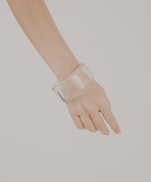 COLOR TOKYO ACCESSORIES（カラートウキョウアクセサリー）の「ぷっくりアクリルワイドバングル（バングル/リストバンド・レディース・ホワイト/ブラック/ブラウン/クリア・FREE）」の16枚目の写真