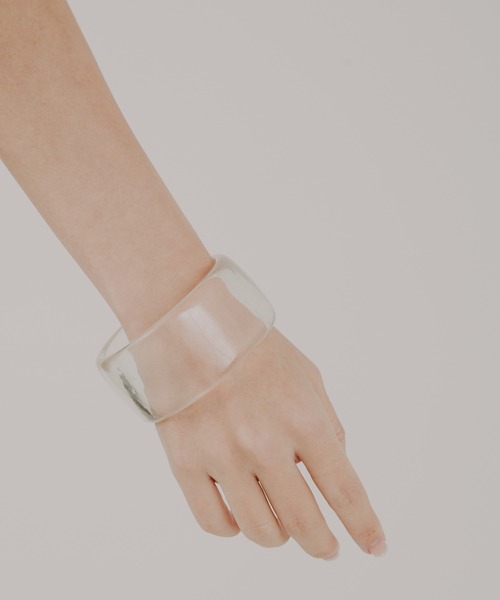 COLOR TOKYO ACCESSORIES（カラートウキョウアクセサリー）の「ぷっくりアクリルワイドバングル（バングル/リストバンド・レディース・ホワイト/ブラック/ブラウン/クリア・FREE）」の17枚目の写真