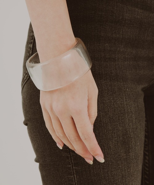 COLOR TOKYO ACCESSORIES（カラートウキョウアクセサリー）の「ぷっくりアクリルワイドバングル（バングル/リストバンド・レディース・ホワイト/ブラック/ブラウン/クリア・FREE）」の12枚目の写真