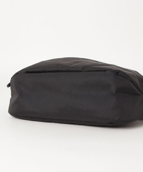 SHIPS（シップス）の「Aer:DAY SLING 3 X-PAC MV（ボディバッグ/ウエストポーチ・メンズ・ブラック・ONE SIZE）」の3枚目の写真