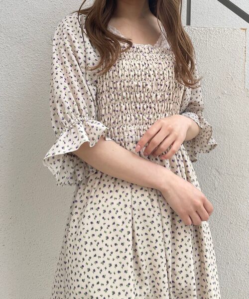 MAJESTIC LEGON（マジェスティックレゴン）の「トキメキパターンシャーリングワンピ（ワンピース・レディース・ブラック系その他/パープル系その他/ホワイト系その他2・MEDIUM）」の4枚目の写真