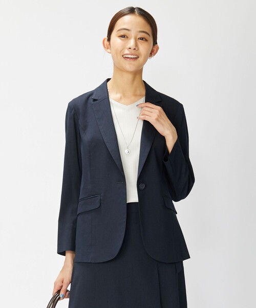 J.PRESS Ladies(J.プレス レディス)の「リネンセルロースストレッチ テーラード ジャケット(テーラードジャケット・レディース・ベージュ系/ネイビー系・XS)」の2枚目の写真