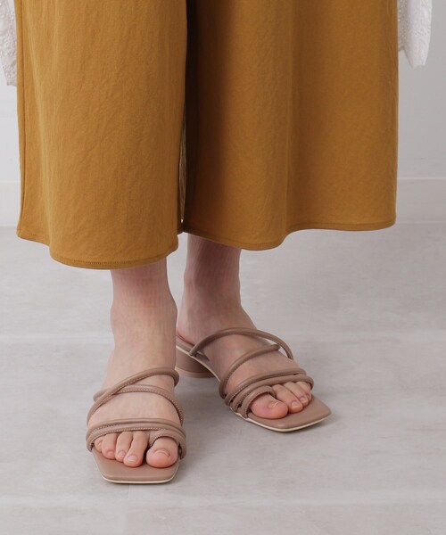 DRESKIP（ドレスキップ）の「◆円柱ヒール チューブサンダル（サンダル・レディース・ブラック/オフホワイト/サンドベージュ・35/45）」の9枚目の写真