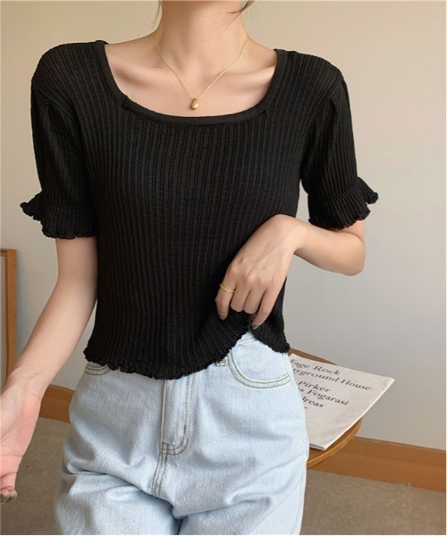 ibeul_（イベール）の「スクエアネックコンパクトソフトニットトップス（Tシャツ/カットソー・レディース・ホワイト/ブラック/ベージュ/ピンク・FREE）」の3枚目の写真