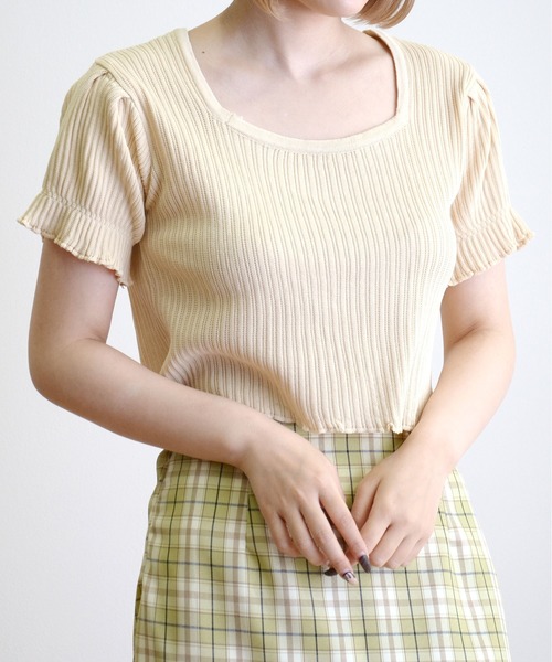 ibeul_（イベール）の「スクエアネックコンパクトソフトニットトップス（Tシャツ/カットソー・レディース・ホワイト/ブラック/ベージュ/ピンク・FREE）」の6枚目の写真