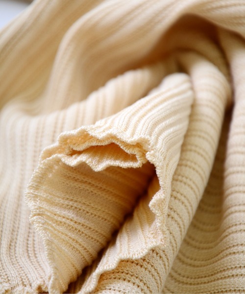 ibeul_（イベール）の「スクエアネックコンパクトソフトニットトップス（Tシャツ/カットソー・レディース・ホワイト/ブラック/ベージュ/ピンク・FREE）」の16枚目の写真