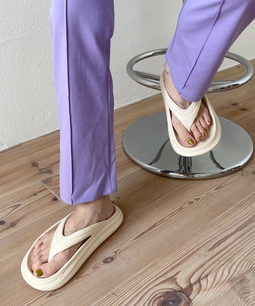 wee9s(ウィークス)の「airy chubby sandals / まるで素足!驚くほど軽いEVA素材!エアリーチャビーサンダル,ビーサン(サンダル・レディース・ブラック/パープル/オレンジ/アイボリー・S/M/L)」の19枚目の写真