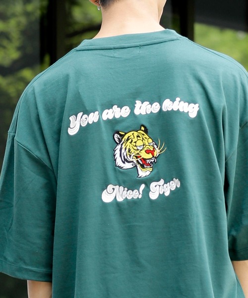 Beno(ビーノ)の「バック刺繍 オーバーサイズ スーベニアTEE TIGER(Tシャツ/カットソー・メンズ・グリーン/ロイヤルブルー/サックスブルー/ブラック/オフホワイト・M/L/LL)」の3枚目の写真