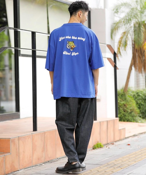 Beno（ビーノ）の「バック刺繍 オーバーサイズ スーベニアTEE TIGER（T