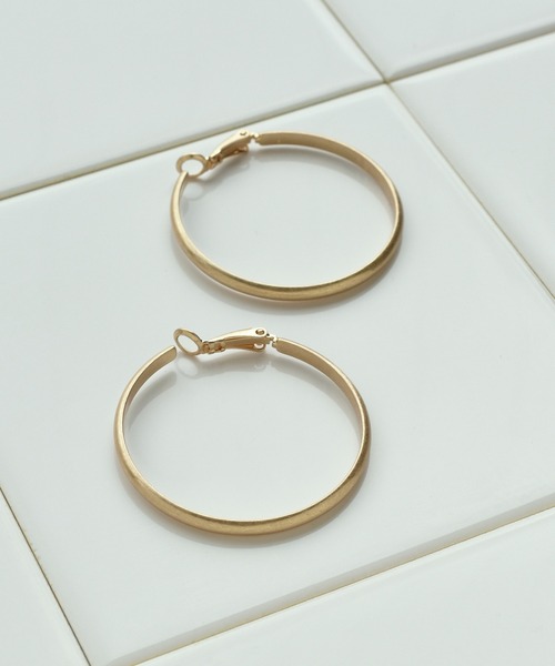 GOLDY（ゴールディ）の「シャープ ライン フープ イヤリング（イヤリング・レディース・シルバー/その他1/その他2/ゴールド・FREE）」の4枚目の写真
