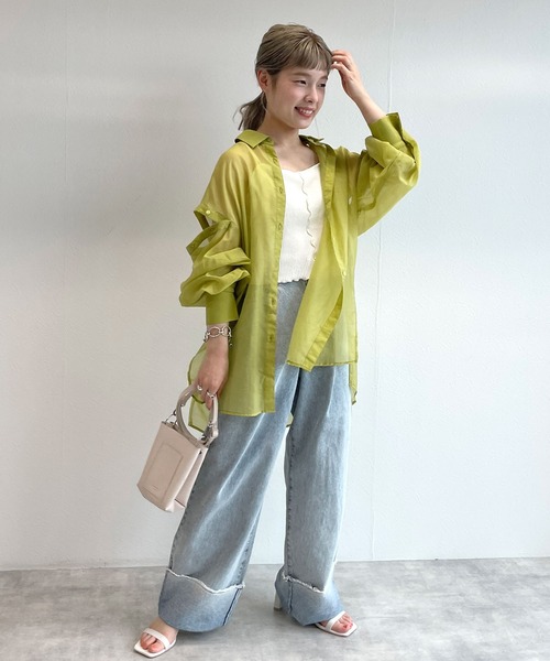 w closet（ダブルクローゼット）の「【2WAY】ショルダースリットシアーシャツ（シャツ/ブラウス・レディース・ライム/アイボリー/ラベンダー/パープル/ブラウン/スモークピンク・FREE）」の16枚目の写真