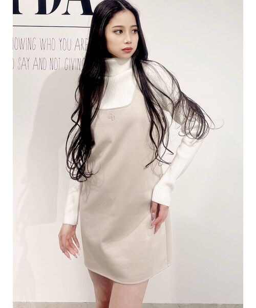 GYDA(ジェイダ)の「スクエアバックオープンミニワンピース(ワンピース・レディース・アイボリー/ブラック・FREE)」の6枚目の写真