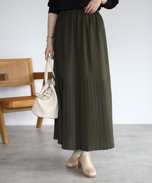 EASEBLUE（イーズブルー）の「裾プリーツスカート（スカート・レディース・カーキ/ピンク/アイボリー・FREE）」の2枚目の写真