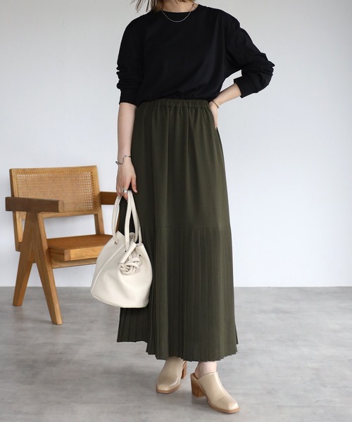 EASEBLUE（イーズブルー）の「裾プリーツスカート（スカート・レディース・カーキ/ピンク/アイボリー・FREE）」の5枚目の写真