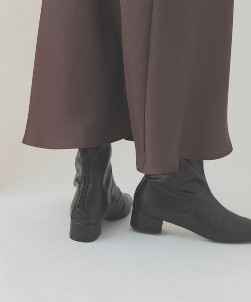 RODE SKO（ロデスコ）の「バックファスナーショートブーツ（ブーツ・レディース・ブラック/ホワイト/ベージュ/グリーン系その他・38/37/36）」の11枚目の写真