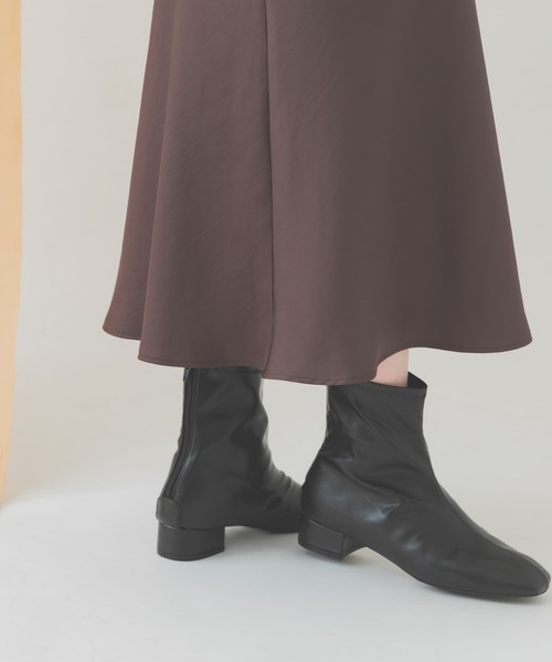 RODE SKO（ロデスコ）の「バックファスナーショートブーツ（ブーツ・レディース・ブラック/ホワイト/ベージュ/グリーン系その他・38/37/36）」の13枚目の写真