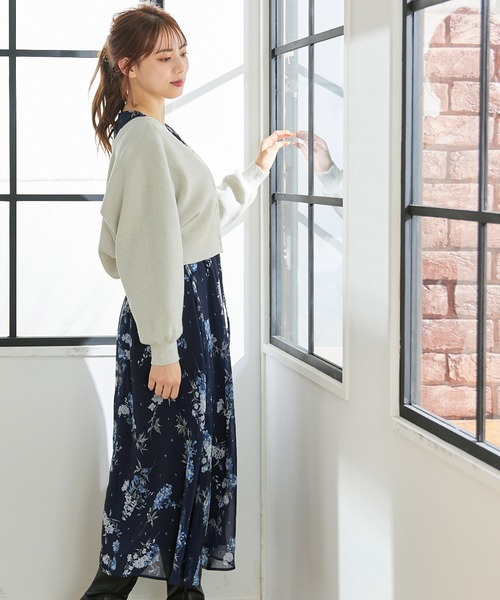 12Twelve Agenda（トゥエルブ　アジェンダ）の「Vネック多釦ドルマンクロップドニットカーディガン（カーディガン/ボレロ・レディース・グリーン/ライトグレー・M）」の4枚目の写真