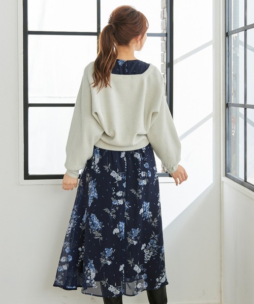 12Twelve Agenda（トゥエルブ　アジェンダ）の「Vネック多釦ドルマンクロップドニットカーディガン（カーディガン/ボレロ・レディース・グリーン/ライトグレー・M）」の3枚目の写真