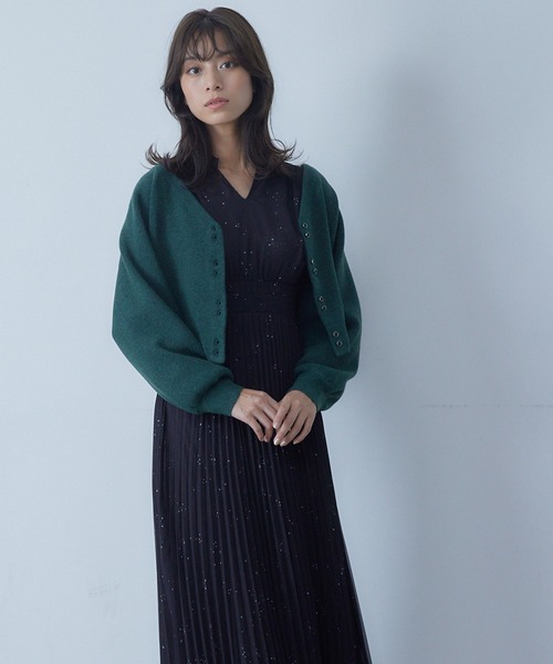 12Twelve Agenda（トゥエルブ　アジェンダ）の「Vネック多釦ドルマンクロップドニットカーディガン（カーディガン/ボレロ・レディース・グリーン/ライトグレー・M）」の21枚目の写真