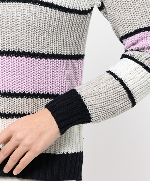 AZUL by moussy（アズールバイマウジー）の「12GA100マルチボーダー長袖PO（ニット/セーター・レディース・グレー系その他/ブラック系その他/パープル系その他・MEDIUM/SMALL）」の9枚目の写真