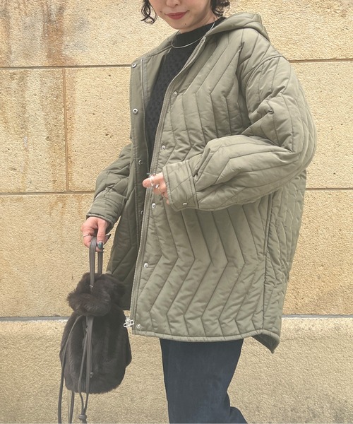 Chez toi（シェトワ）の「ウォッシャブル中綿フードコート（ダウンジャケット/コート・レディース・カーキ/アイボリー・FREE）」の4枚目の写真