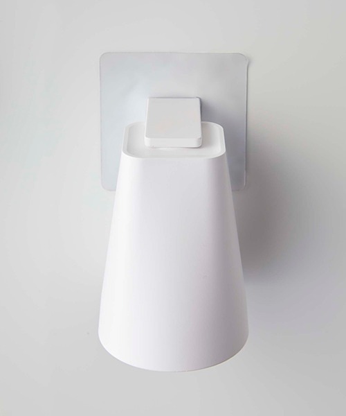 tower（タワー）の「WEB限定 tower フィルムフック マグネットタンブラー ホワイト（バス/トイレグッズ・レディース・ホワイト・FREE）」の2枚目の写真